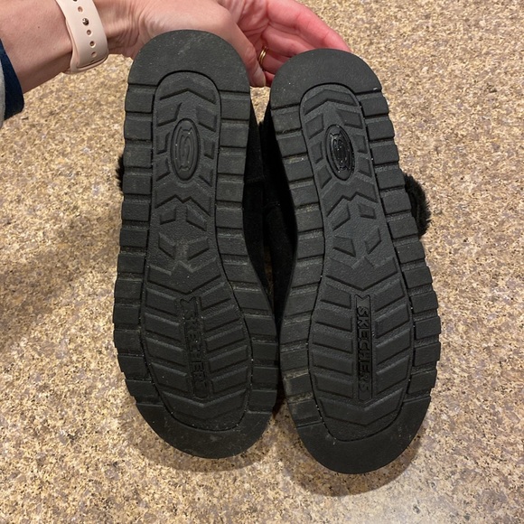 Sketchers Black Boots WITH FLAWS 7 Price is Firm FLAWED - Picture 9 of 17